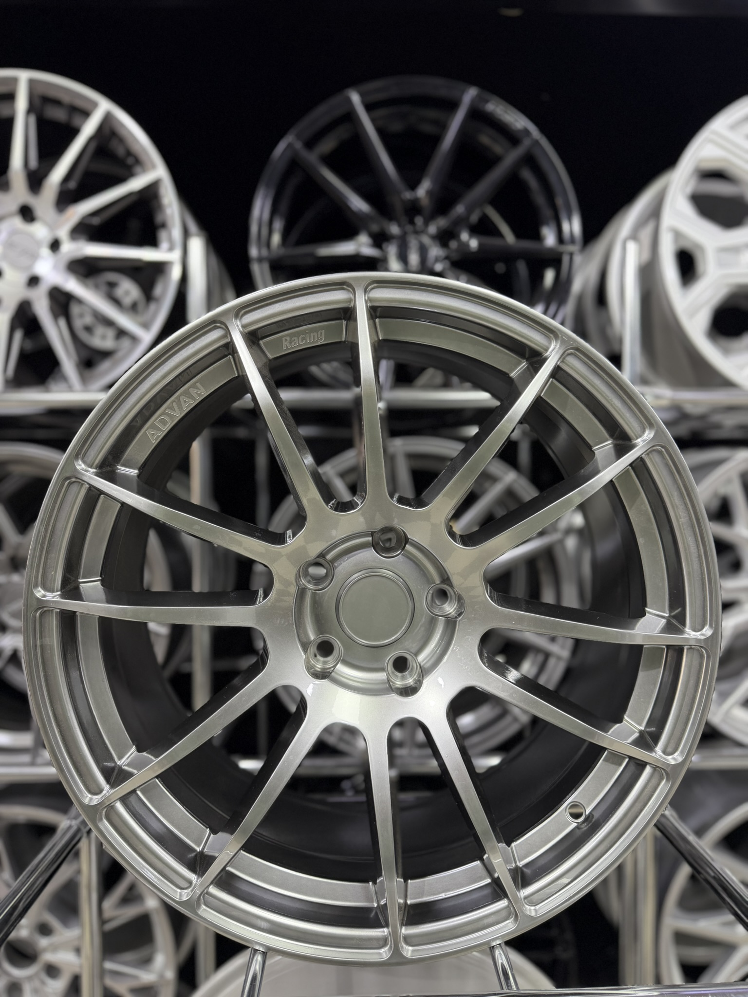 19'' 5x114.3 ADVAN RACİNG GUNMETAL JANT MODELİ