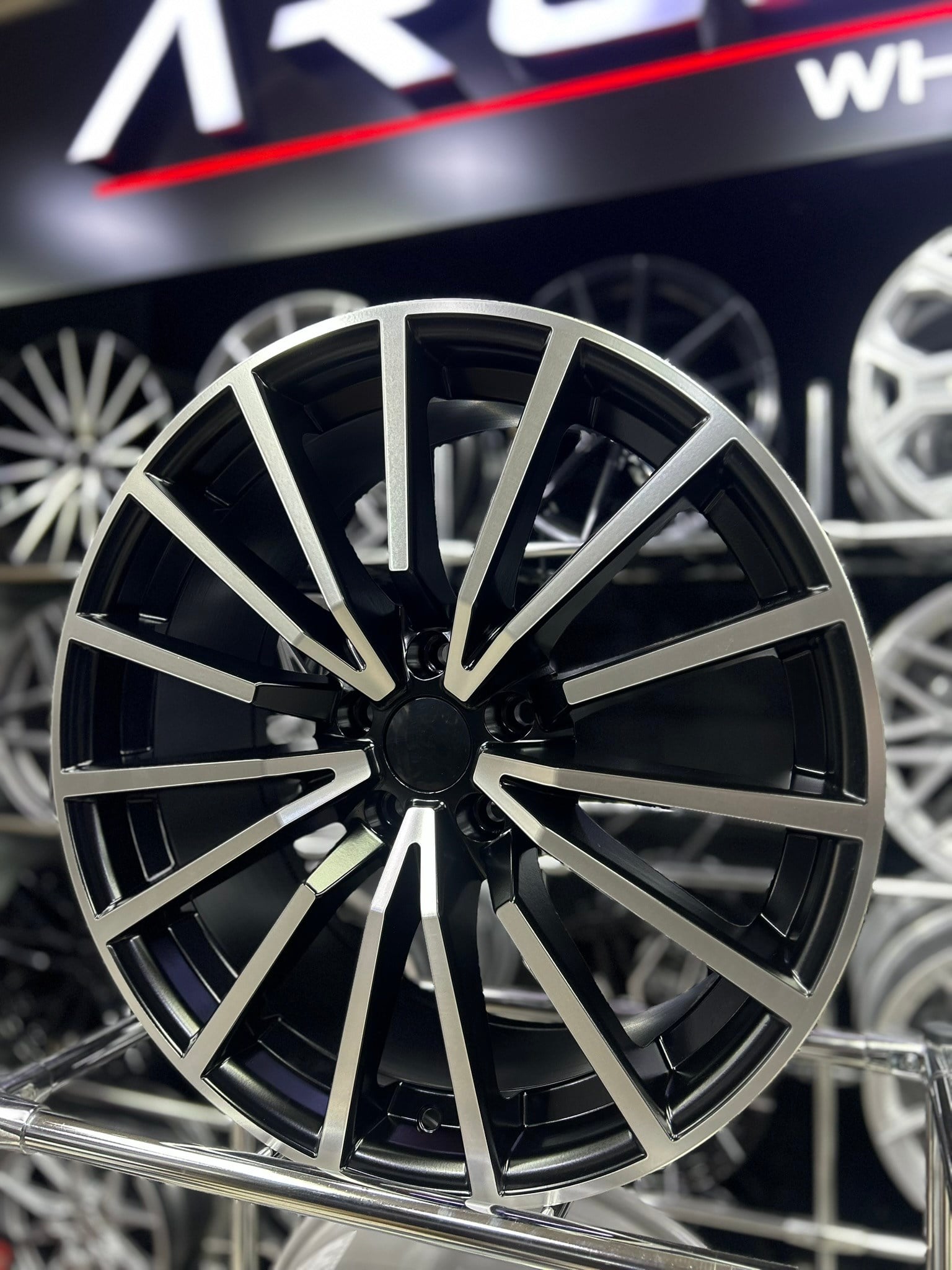19'' 5x112 AUDİ A4-A5-A6 UYUMLU BLACK DİAMOND JANT MODELİ