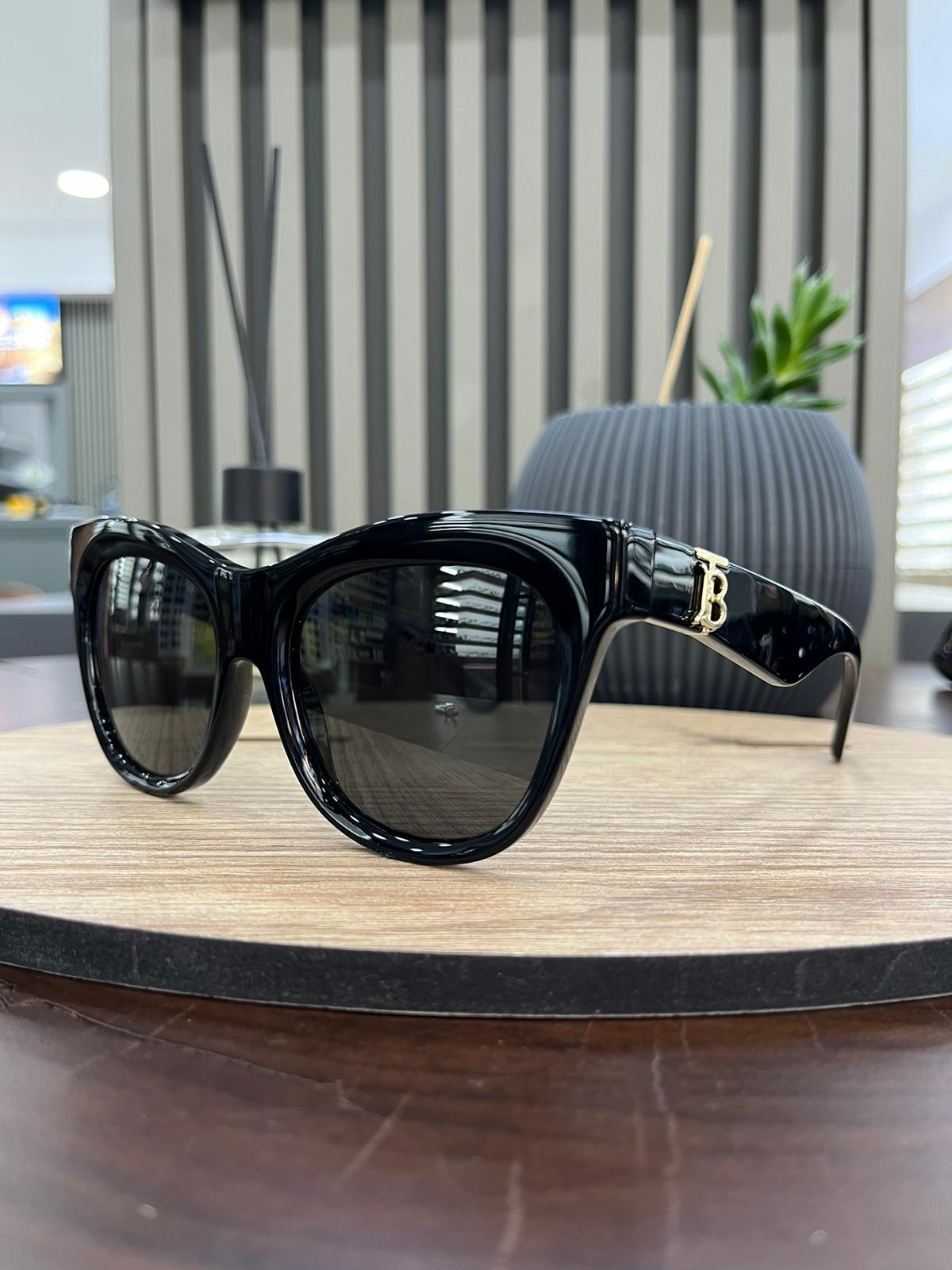 BURBERRY KADIN GÜNEŞ GÖZLÜĞÜ