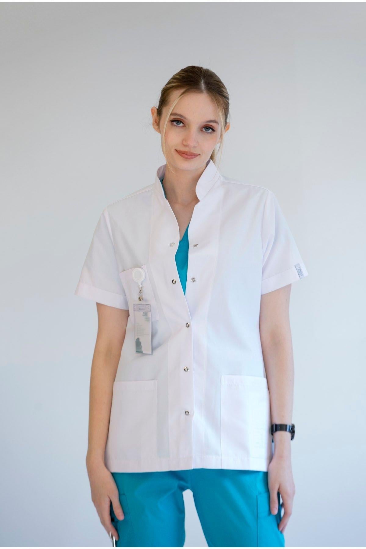 Hakim Yaka Kısa Kol Doktor Öğretmen Fit Önlük - Lab Coat