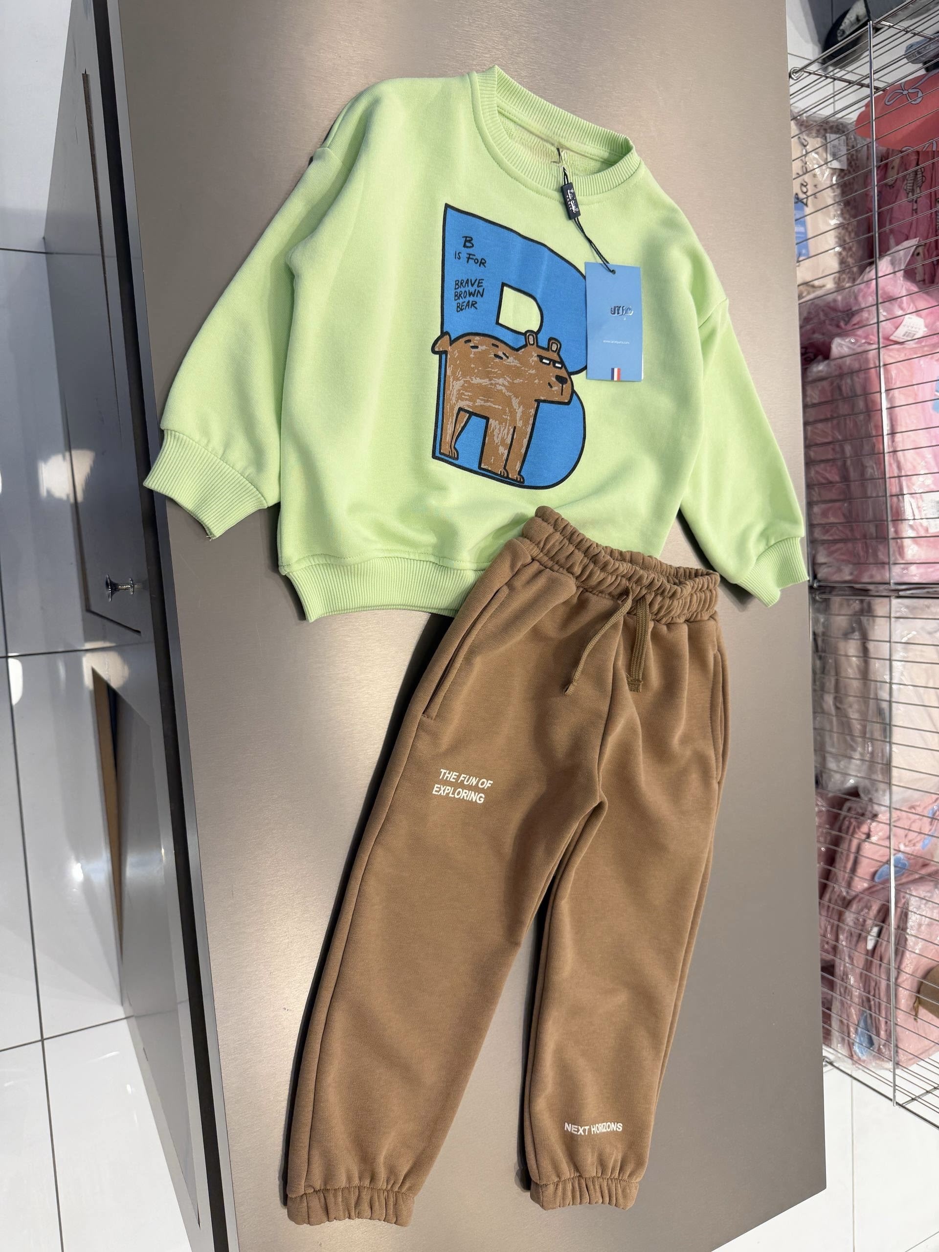 Çocuk Pamuklu Ayı Baskılı Fıstık Yeşili Sweatshirt ve Kahverengi Eşofman Altı Takımı