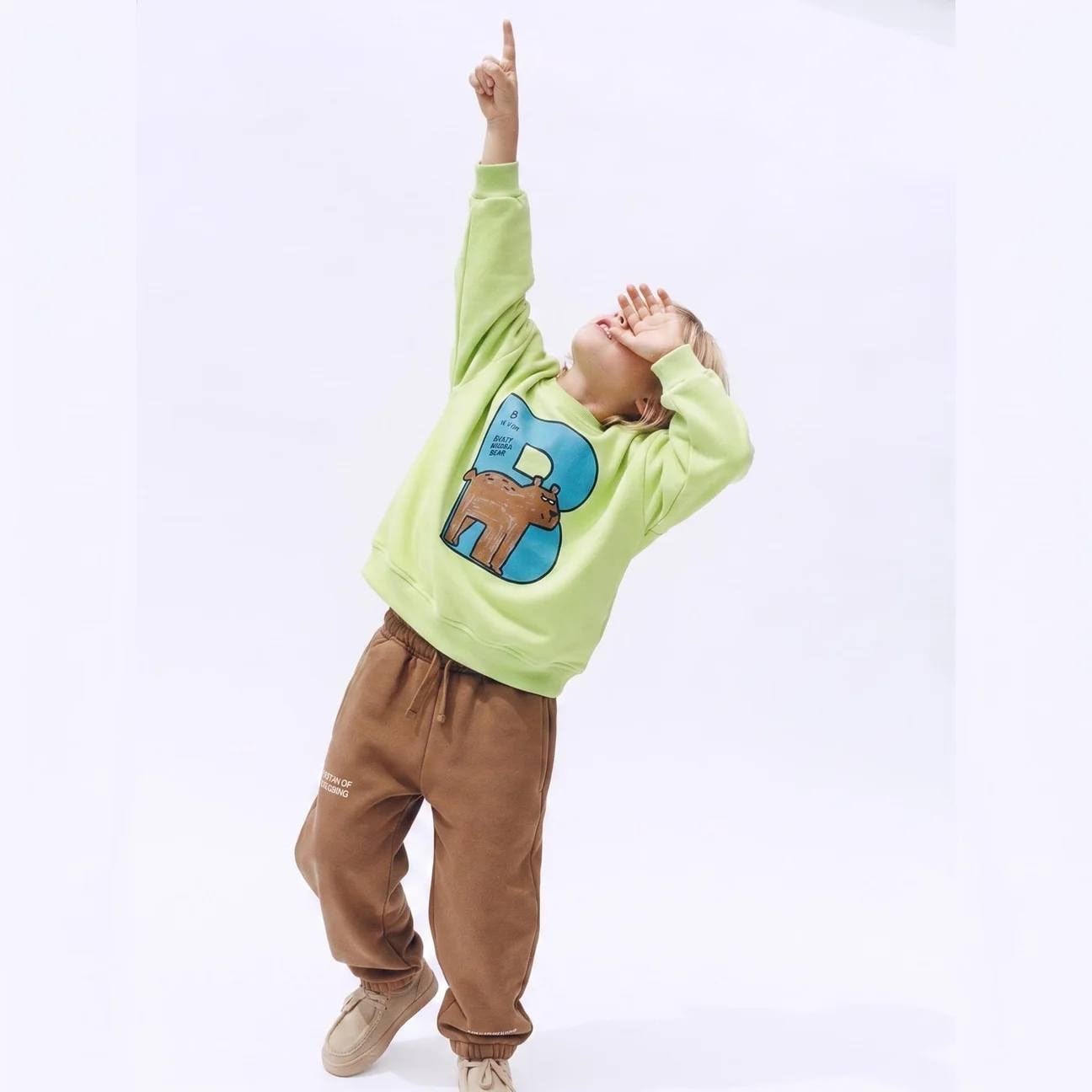 Çocuk Pamuklu Ayı Baskılı Fıstık Yeşili Sweatshirt ve Kahverengi Eşofman Altı Takımı