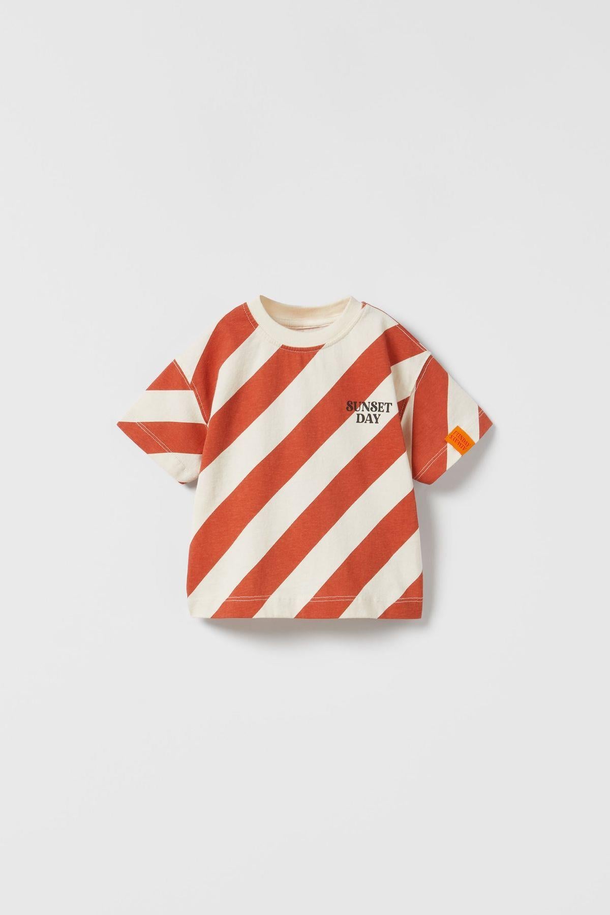 Erkek Çocuk Pamuklu Turuncu Çizgili T-Shirt ve Bej Şort Takım