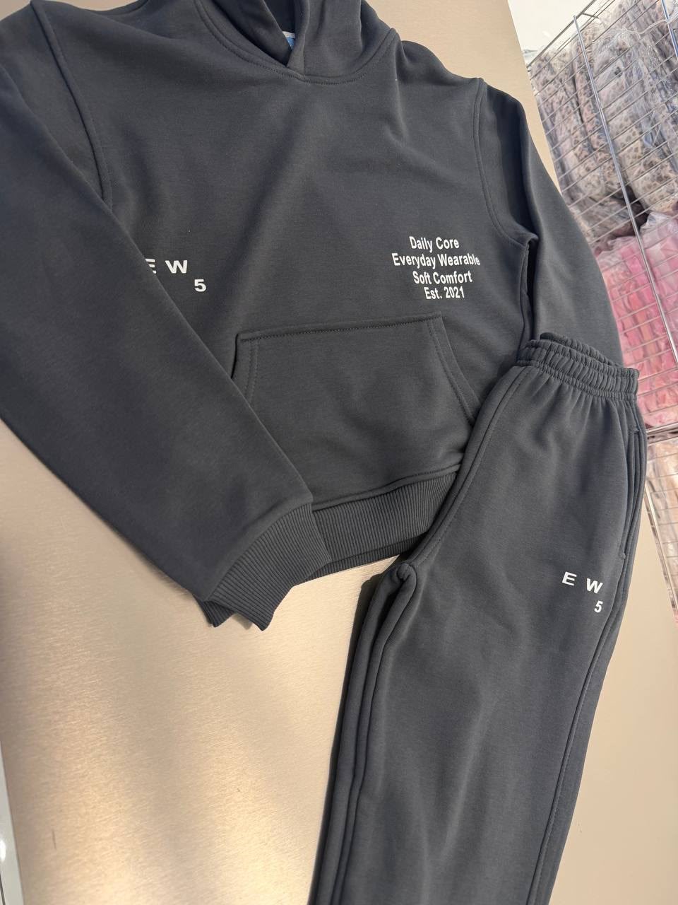 Çocuk Pamuklu Daily Core Baskılı Siyah Kapüşonlu Sweatshirt ve Eşofman Altı Takımı