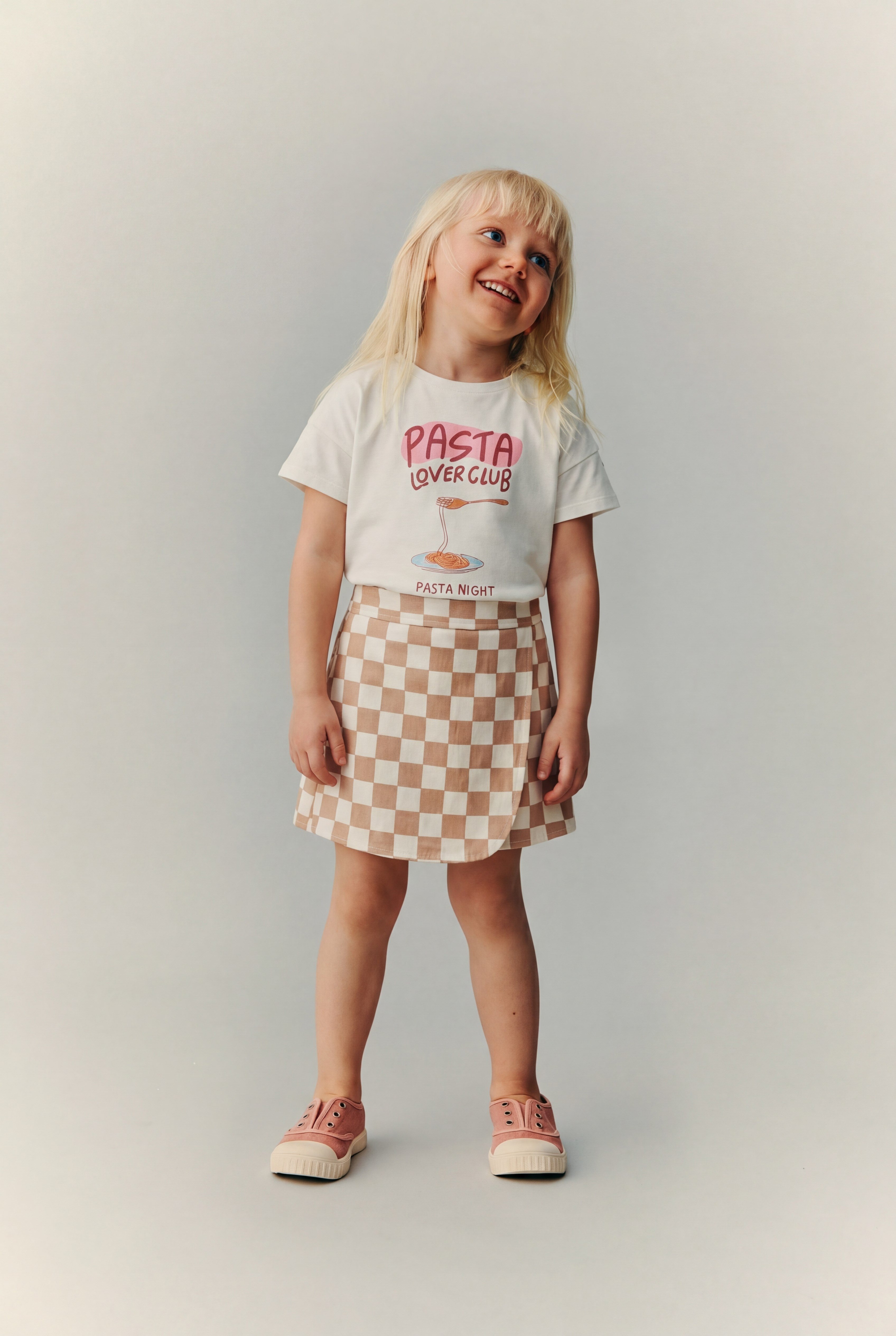 Kız Çocuk Pamuklu Pasta Baskılı T-shirt Kareli Etek Takım