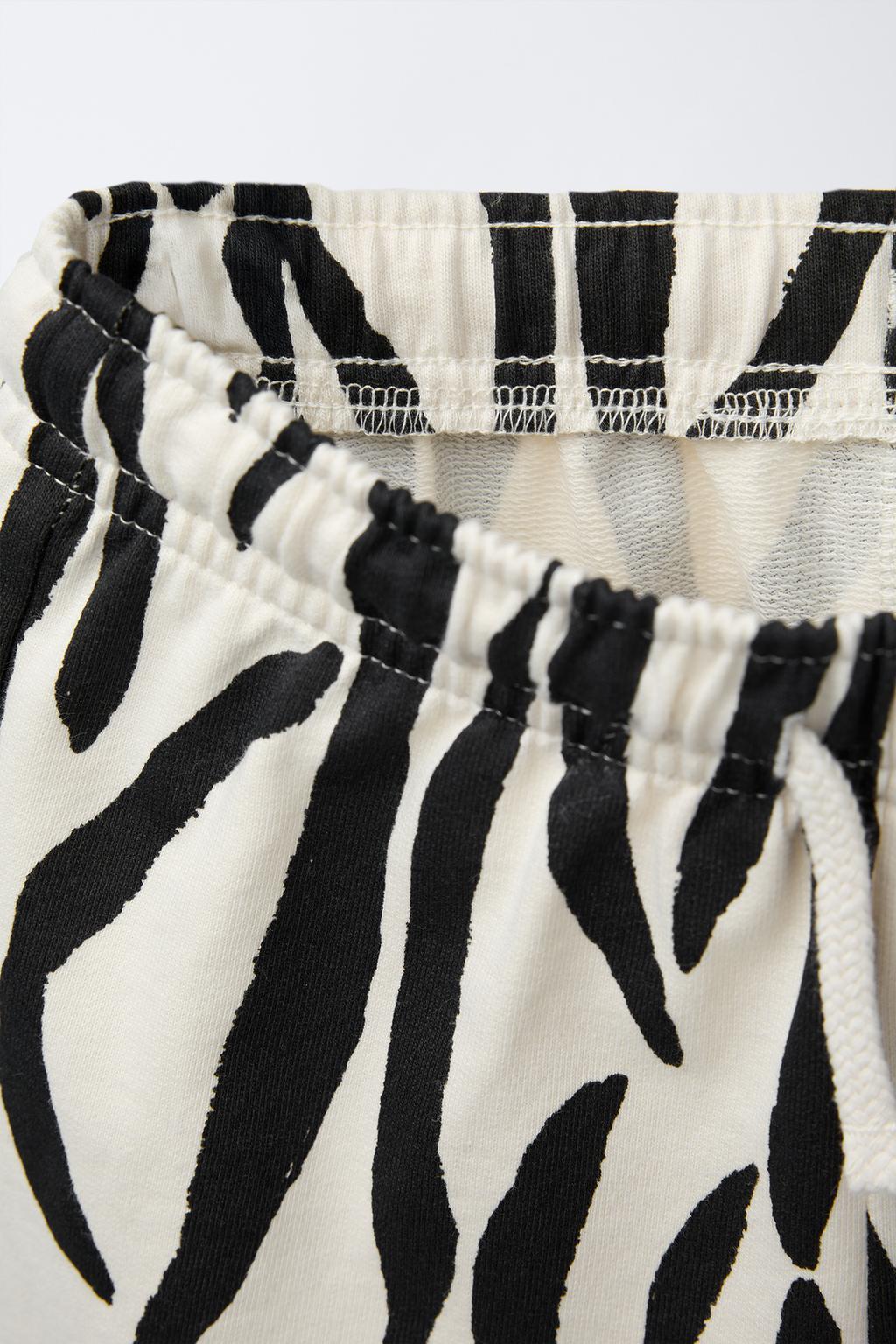 Erkek Çocuk Pamuklu Siyah Zebra Baskılı T-shirt ve Şort Takım - Eğlenceli Yazlık