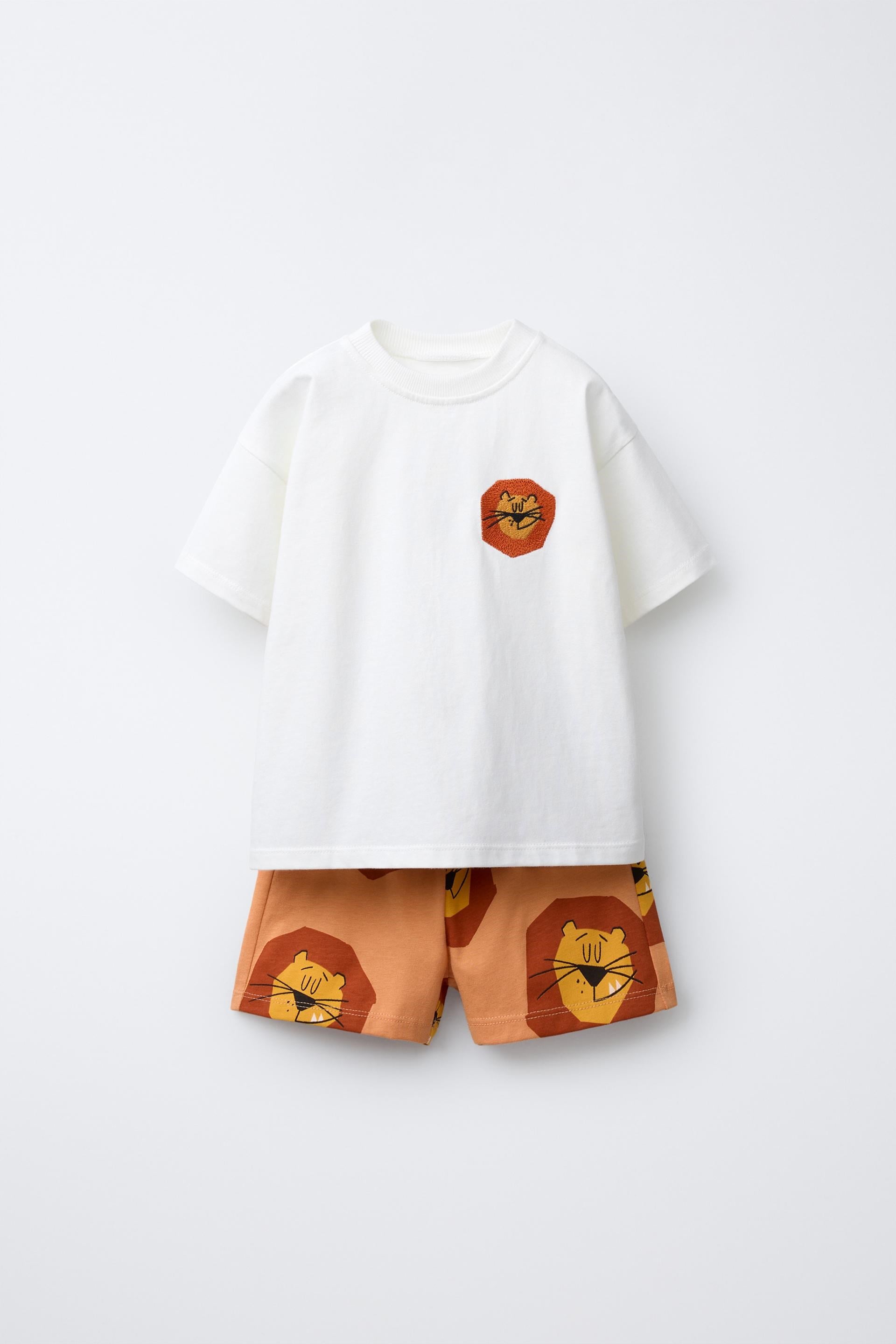 Unisex Çocuk Pamuklu Beyaz Aslan Temalı T-Shirt Şort Takım - Desenli Yazlık 2li Set