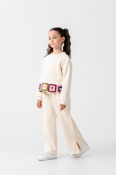 Kız Çocuk Pamuklu Ekru Patch Detaylı Sweatshirt ve Yırtmaçlı Bol Paça Eşofman Takım