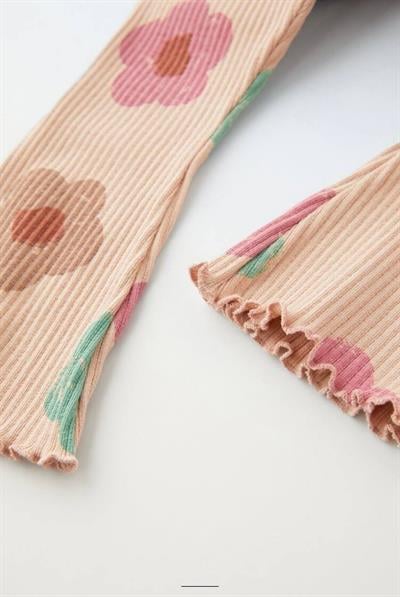 Kız Çocuk Pamuklu Bej Çiçek Desenli Sweatshirt ve Eşofman Takımı - The Future Begins Today Sloganlı