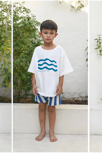 Erkek Çocuk Pamuklu Beyaz LaCiel Paris Baskılı Takım - Dalga Desenli Mavi Çizgili Şort