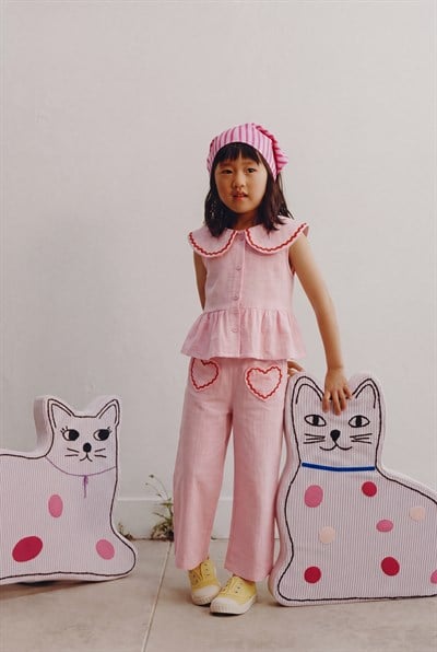 Kız Çocuk Pamuklu Pembe Bebe Yaka Kalp Cep Detaylı Bluz Pantolon Takım