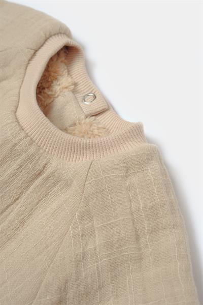 Unisex Bebek Pamuklu Açık Bej Müslin Polar Astarlı Takım – Ayıcık Cepli Sweatshirt & Eşofman Altı