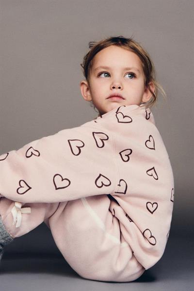 Kız Çocuk Pamuklu Pembe Kalp Desenli Sweatshirt ve Eşofman Altı Takım
