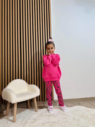 Kız Çocuk Pamuklu Fuşya Kalpli Sweatshirt Leopar Desenli Pantolon Takım