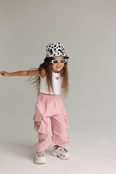 Kız Çocuk Pamuklu Pembe Cepli Kargo Pantolonlu Takım - Kalp Detaylı Crop Atlet