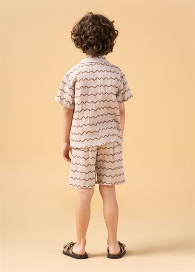 Erkek Çocuk Pamuklu Bej Dalga Desenli Gömlek ve Şort Takım - Yazlık Rahat Kesim