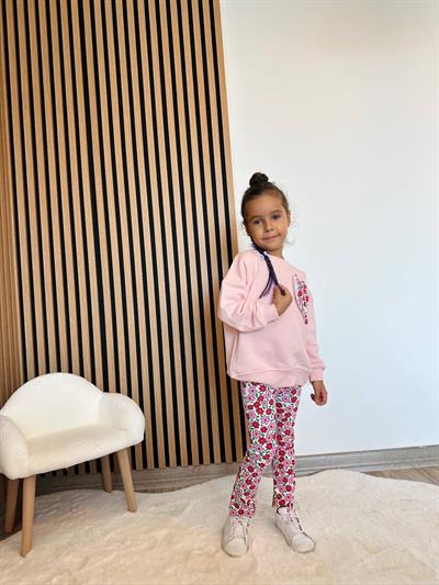 Kız Çocuk Pamuklu Pembe Kalp Desenli Sweatshirt ve Çiçekli Tayt Takım