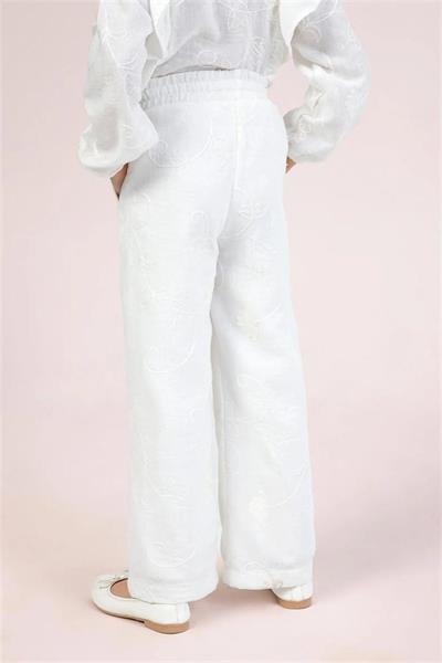 Kız Çocuk Pamuklu Beyaz Nakışlı Takım - Fırfırlı Bluz ve Bol Paça Pantolonlu