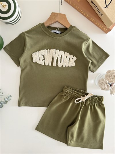 Erkek Çocuk Pamuklu Yeşil New York Yazı Aplikeli T-shirt Şort Takım