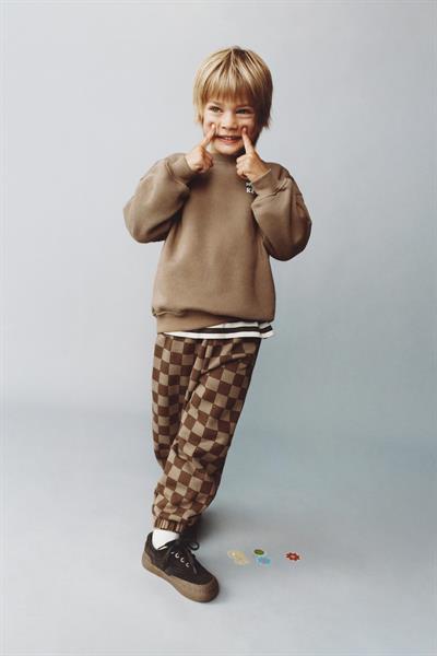 Erkek Çocuk Pamuklu Kahverengi Checkered Desenli Eşofman Takımı - New Heights Yazı Detaylı