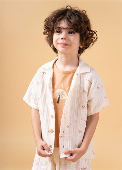 Erkek Çocuk Pamuklu Ekru Çiçek Desenli Gömlek, Şort ve T-shirt 3lü Takım - Yazlık Rahat Kombin