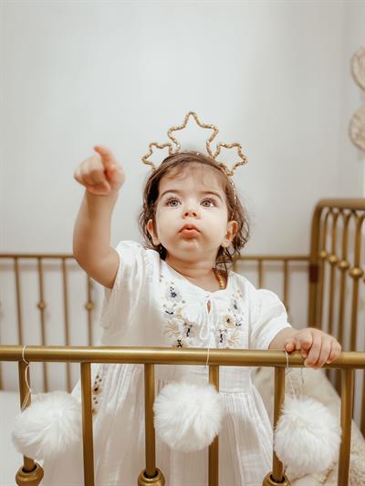 Gold Payetli Yıldızlı Kız Çocuk Taç