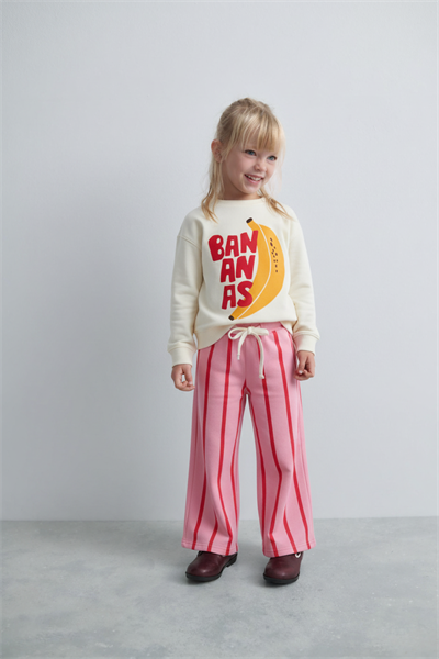 Kız Çocuk Pamuklu Ekru Muz Baskılı Sweatshirt ve Pembe Çizgili Pantolon Takım