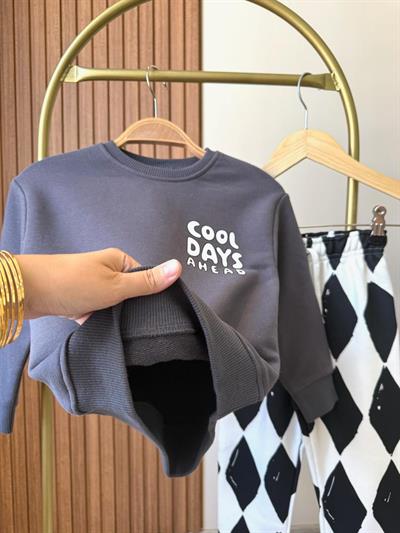 Unisex Çocuk Pamuklu Siyah Yazı Baskılı Sweatshirt ve Desenli Bermuda Takım