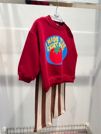 Çocuk  Domates Baskılı Kırmızı Sweatshirt ve Kahverengi Çizgili Eşofman Takımı