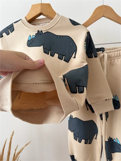 Çocuk Pamuklu Gergedan Desenli Bej Sweatshirt ve Eşofman Altı Takımı