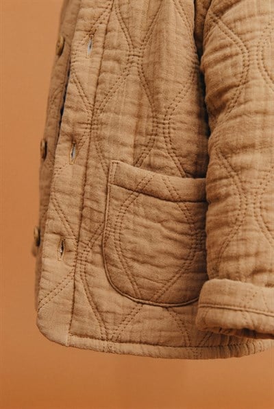 Erkek Çocuk Pamuklu Camel Kapitone Ceket T-Shirt Jean Pantolon Takım