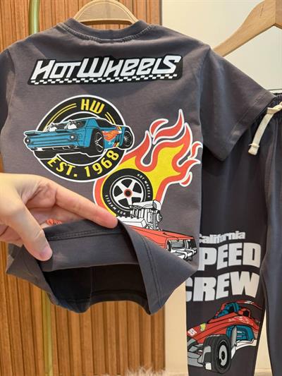 Erkek Çocuk Hot Wheels Baskılı Tişört ve Eşofman Takımı - Spor ve Günlük Kullanım İçin Rahat Kesim