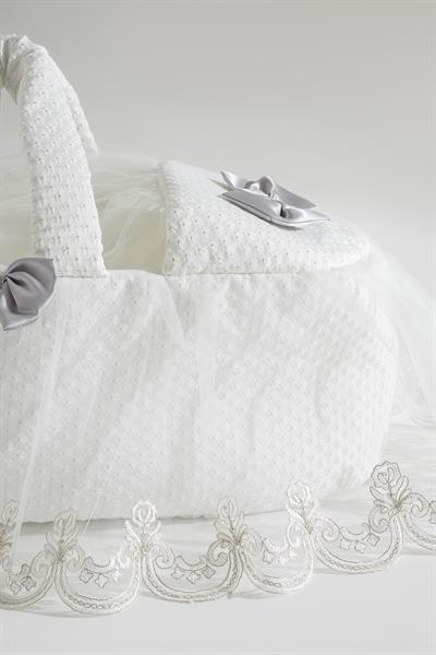 Unisex Bebek Beyaz Tüllü ve Fiyonk Detaylı Taşıma & Kundak Sepeti – Yumuşak Destekli