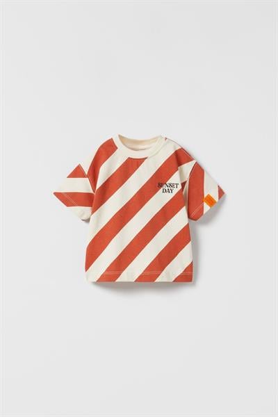 Erkek Çocuk Pamuklu Turuncu Çizgili T-Shirt ve Bej Şort Takım