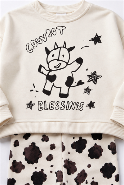 Çocuk İnek Baskılı Ekru Sweatshirt ve Desenli Eşofman Altı Takımı