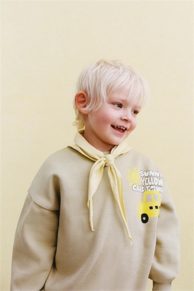 Çocuk Baskılı Bej Sweatshirt ve Dama Desenli Eşofman Altı Takımı