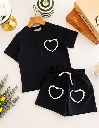 Kız Çocuk Pamuklu Siyah Kalp Cepli T-shirt Şort Takım