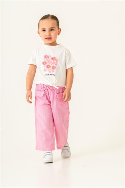 Kız Çocuk Beyaz Çiçek Baskılı Tişört ve Pembe Keten Pantolon Takımı 