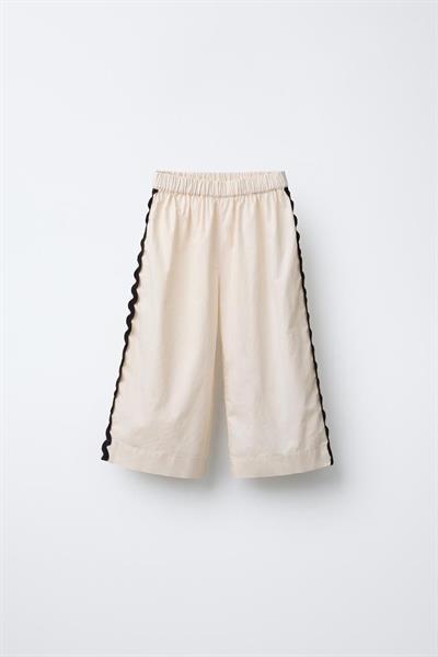 Kız Çocuk Keten Krem Fırfırlı Bluz ve Geniş Paça Pantolon Takım