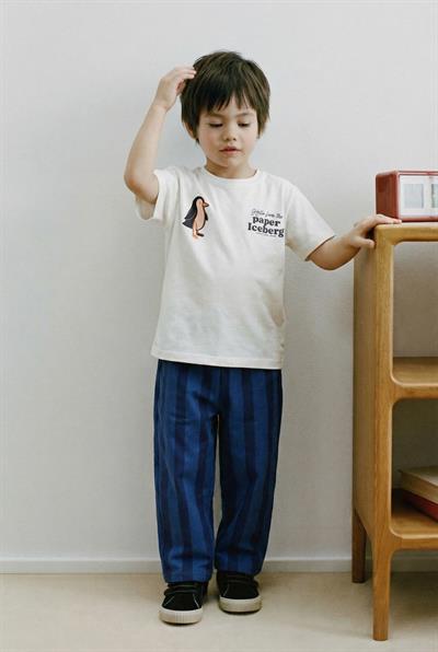 Çocuk Pamuklu Beyaz Baskılı T-Shirt ve Lacivert Pantolon Takım