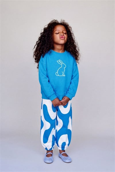 Çocuk Pamuklu Tavşan Baskılı Mavi Sweatshirt ve Desenli Eşofman Altı Takımı