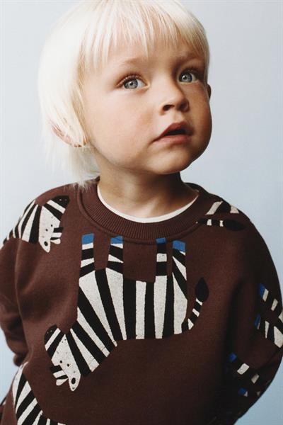 Erkek Çocuk Pamuklu Kahverengi Zebra Desenli Sweatshirt ve Eşofman Altı Takım – Günlük Rahat Kombin