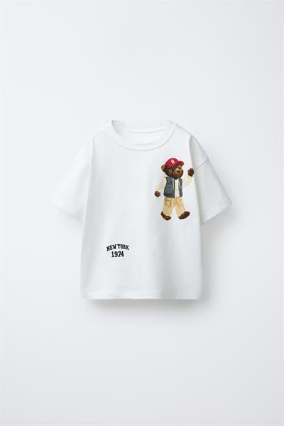 Erkek Çocuk Pamuklu Beyaz Baskılı T-Shirt ve Çizgili Pantolon Takım