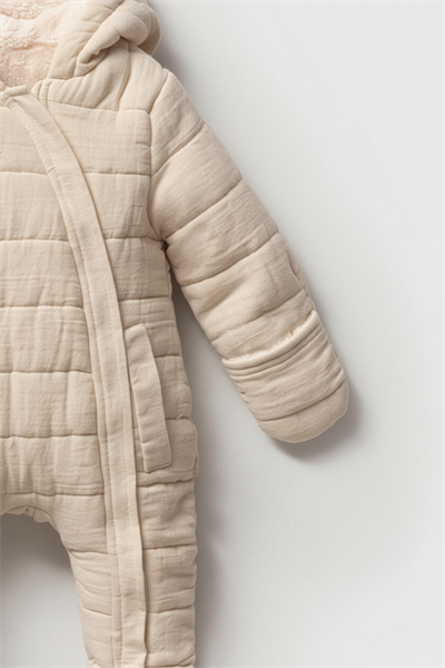Unisex Bebek Organik Pamuklu Ekru Kapitone Kışlık Tulum - Kapüşonlu