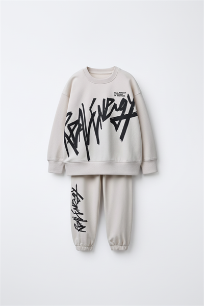 Erkek Çocuk Pamuklu Graffiti Baskılı Sweatshirt ve Eşofman Alt Takım