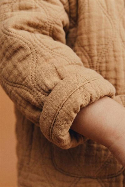 Erkek Çocuk Pamuklu Camel Kapitone Ceket T-Shirt Jean Pantolon Takım