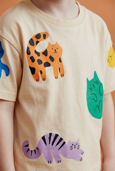 Unisex Çocuk Pamuklu Ekru Hayvan Figürlü Takım - Kısa Kollu T-Shirt ve Çizgili Eşofmanlı Set