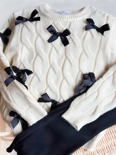 Kız Çocuk Pamuklu Krem Fiyonk Detaylı Triko Kazak ve Siyah Ribana Flare Tayt Takım