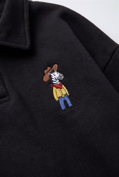Çocuk Polo Yaka Siyah Nakış Detaylı Sweatshirt