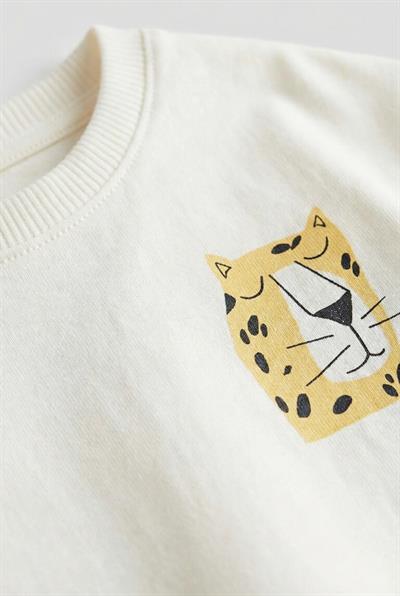 Erkek Çocuk Pamuklu Ekru Leopar Armalı T-Shirt ve Çizgili Şort Eşofman Takım - Yazlık Rahat Kombin